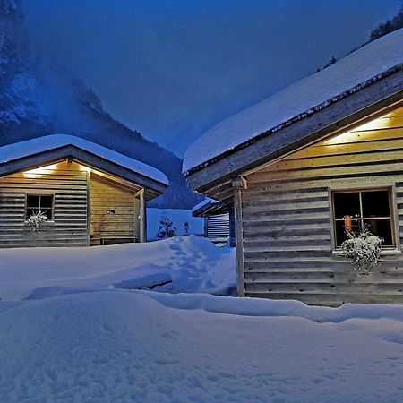 Huettenhotel Husky Lodge Муотаталь Экстерьер фото