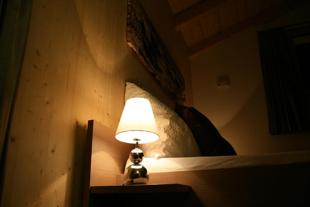 Huettenhotel Husky Lodge Муотаталь Номер фото